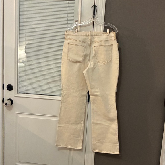 Universal Thread Women's Straight Leg Cream Jeans - Picture 4 of 4